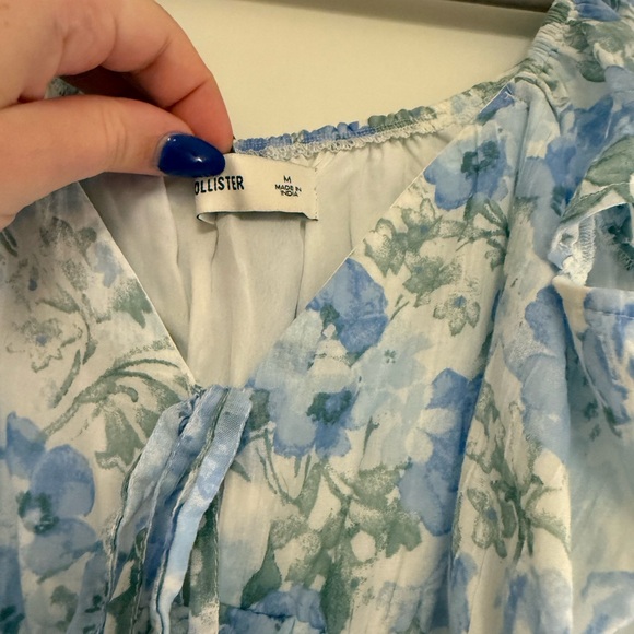 Medium Hollister Flutter Sleeve Double-Tie Skort Dress - Picture 2 of 4